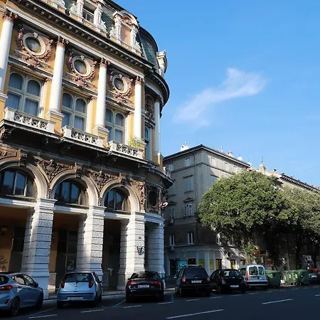 Luxury Sail 1, 2 & 3 *